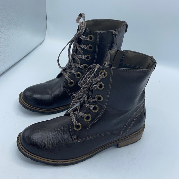 CAT AND JACK COMBAT STYLE BOOTS BLACK LACES INCLUDED. - Picture 3 of 14